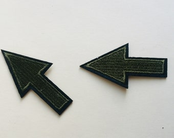 Ensemble de 2 flèches vertes de l’armée Fer à coudre sur insigne complet brodé Patch Appliqués Badge