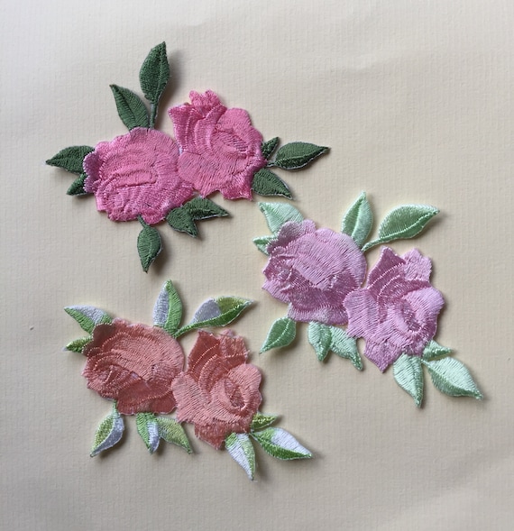 Embroidered Rose Flower Patch: Iron On Sew On Appliqué Badge (5.5cm X 9cm - Foto 4