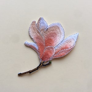 High Quality Peach colour Magnolia Flower Iron/ Sew On Full Embroidered Patch Appliqués Badge