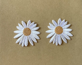 Set Of 2 Daisy Flower Iron/ Sew On Full Embroidered Patch Appliqués Badge