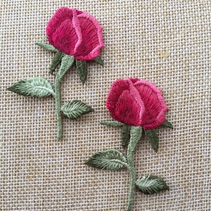 Juego de 2 parches bordados para coser con forma de flor de rosa