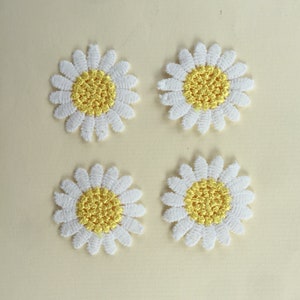 Set di 4 toppe con fiori margherita da cucire su toppe ricamate