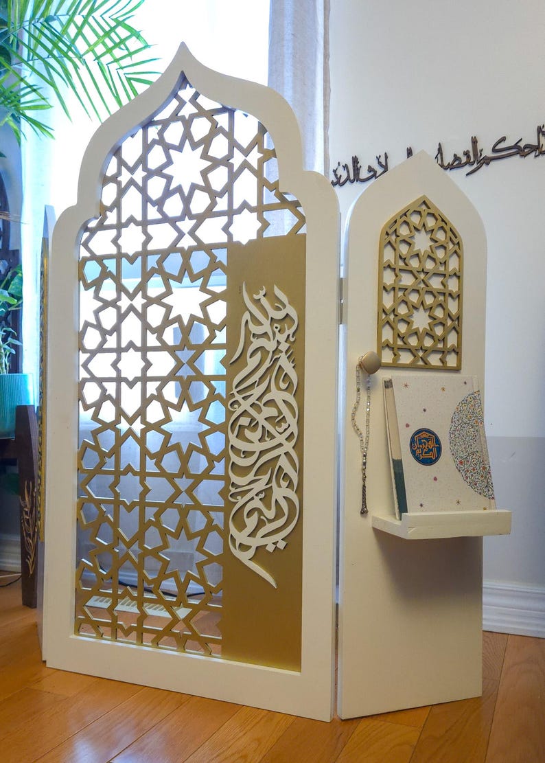 Mihrab / Prayer Rug Holder image 2