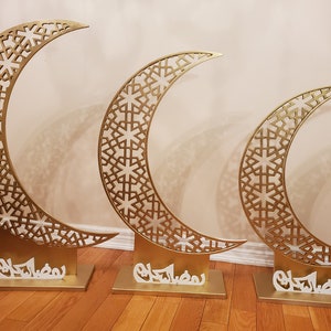 Ramadan Moon Stand: Eid Mubarak Decor