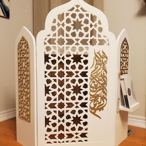 Mihrab / Prayer Rug Holder