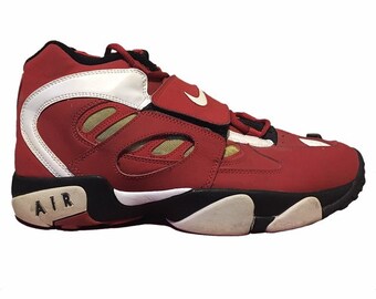red nike turf shoes