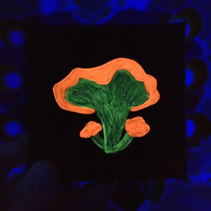 Fungo finferlo - Dipinto psichedelico originale su tela al neon - Kantarell svamp - Ultravioletto - Fluorescente - Luce nera, Halloween