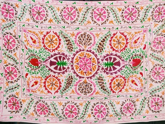 Suzani handmade Uzbekistan Tablecloth Wall Hanging Suzani Bedspread Bed Cover Bright Suzani Bed sheet Bohemian Christmas Decor