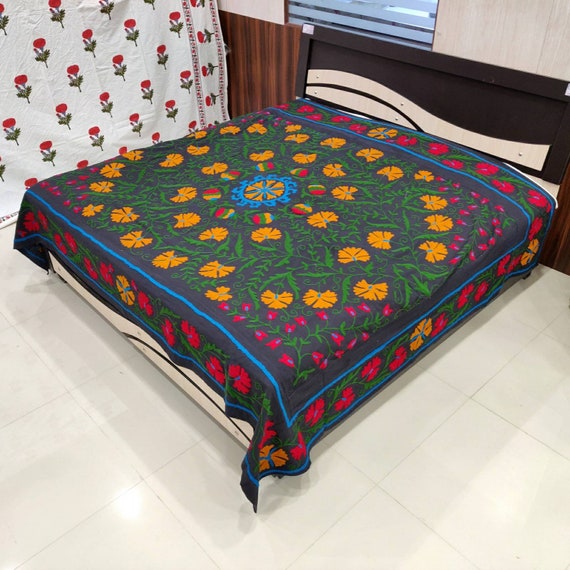 Suzani handmade Uzbekistan Tablecloth Wall Hanging Suzani Bedspread Bed Cover Bright Suzani Bed sheet Bohemian Christmas Decor