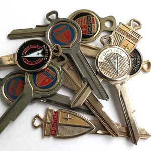 Vintage Pontiac Key Blank | GTO Firebird Lemans Grand Prix Bonneville Trans Am | Crest Key | Classic Cars | Car Guy Gift | NOS Key