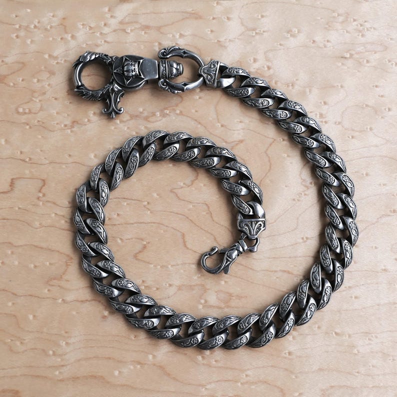 black wallet chain