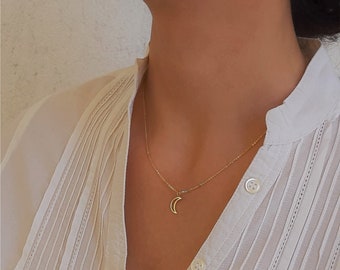 14k Yellow Gold Crescent Moon Necklace,Delicate Half Moon Charm,Solid Gold Necklace,Gold Moon Jewelry,Half Moon Pendant,Minimalist Necklace