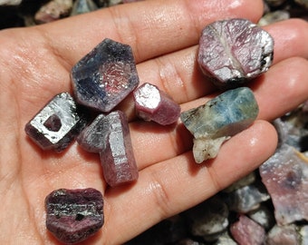 Corundum Sapphire cristalli grezzi - anguria rubino zaffiro ruvido - rubino naturale zaffiro ruvido dal Madagascar - cristalli di zaffiro di sangue