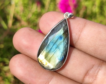 labradorite Sterling Silver Pendent - blue labradorite - natural labradorite silver pendant - beautiful stone - healing crystal