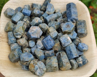 ZAFFIRO - Zaffiro ruvido Bolt - cristalli del madagascar - Zaffiro sciolto blu ruvido - potenti cristalli zaffiro curativi - esagonale