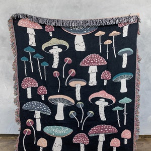 Mushroom Throw Blanket, Mushroom Tapestry, Mushroom Blankets, Botanical Blanket, Cute Art Home Decor, Woven Throw, Art Cotton Throw Blanket