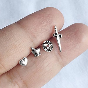 925 Sterling Silber Wiccan Esoteric Stud Ohrring Set-Herz-Mörterar Pestle Pentagram Dagger Gothic Earrings Knorge Knorpel Tragus Helix Piercing
