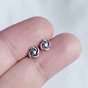 925 Sterling Silver - Dainty Tiny Geometric Bohemian Boho Flower Floral Stud Earrings -Earlobe Cartilage Tragus Piercing Helix -Gift for her