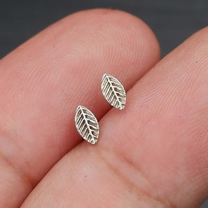 Dainty leaf stud earrings, tiny leaf earrings, Sterling Silver stud earrings, silver leaf studs, cute plant earrings, tiny stud earrings