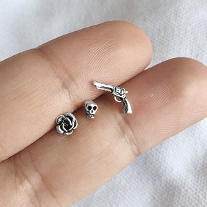 925 Sterling Silber übereinstimmende Stud Ohrring-Set - Gun, Schädel und Rose Gothic Ohrstecker - Knorpel Tragus Helix zweite Loch Piercing