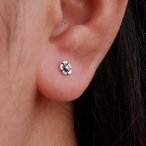 925 Sterling Silver Dainty Tiny Bohemian Boho Daisy Flower Stud Earrings for Earlobe Cartilage Tragus Piercing Helix - Floral Jewelry Gift