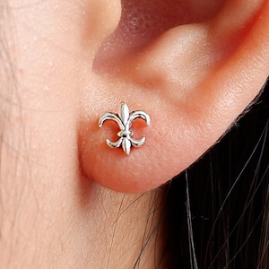 925 prata esterlina pequena flor de lis minimalista boho boho pequeno pino post brincos cartilagem tragus helix piercing múltiplo