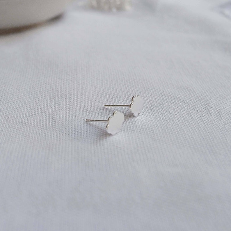 925 Sterling Silver Cloud Earrings Dreamy Minimalist Earrings Weather Minimal Jewelry Cloud Studs Cloud Earrings Dainty Cloud Jewelry