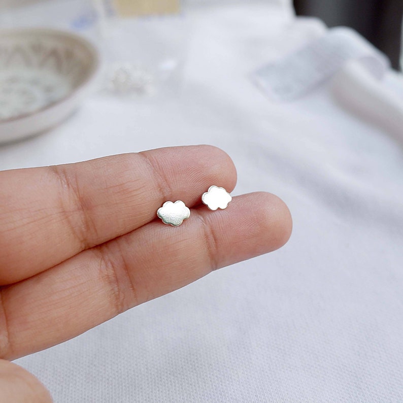 925 Sterling Silver Cloud Earrings Dreamy Minimalist Earrings Weather Minimal Jewelry Cloud Studs Cloud Earrings Dainty Cloud Jewelry