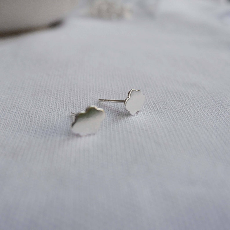 925 Sterling Silver Cloud Earrings Dreamy Minimalist Earrings Weather Minimal Jewelry Cloud Studs Cloud Earrings Dainty Cloud Jewelry