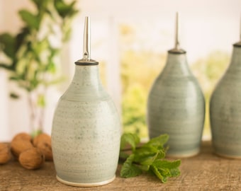 Ceramic oil bottle, handmade olive oil bottle, Oil dispenser cruet, housewarming gift, wedding gift