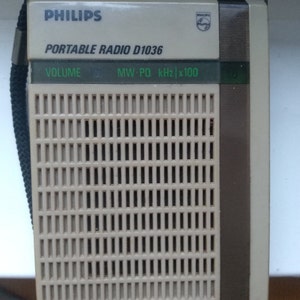 Philips D1036 Retro Portable Radio Medium wave Radio Vintage audio Old times Collectible image 3
