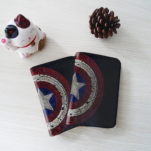 Capas para passaporte de couro sintético PicasaTravel [nome personalizado] Capitão Escudo América Super Herói