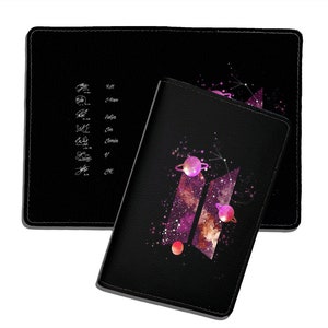 PicasaTravel Kunstleder Passport Covers (Passhalter) für Reisen [Name angepasst] Niedlich - K-Pop B.T.S Army Bangtan Fan
