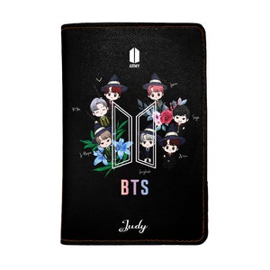 Fundas de pasaporte de piel sintética PicasaTravel (porta pasaportes) para viajes [Nombre personalizado] Bonitas fundas de Halloween - Fanático del ejército Bangtan de K-pop BTS