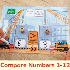 Comparación de actividades para niños. Hoja de trabajo imprimible para comparar números del 1 al 12 de preescolar y jardín de infantes. Juego de dados matemáticos para niños de camión de construcción.