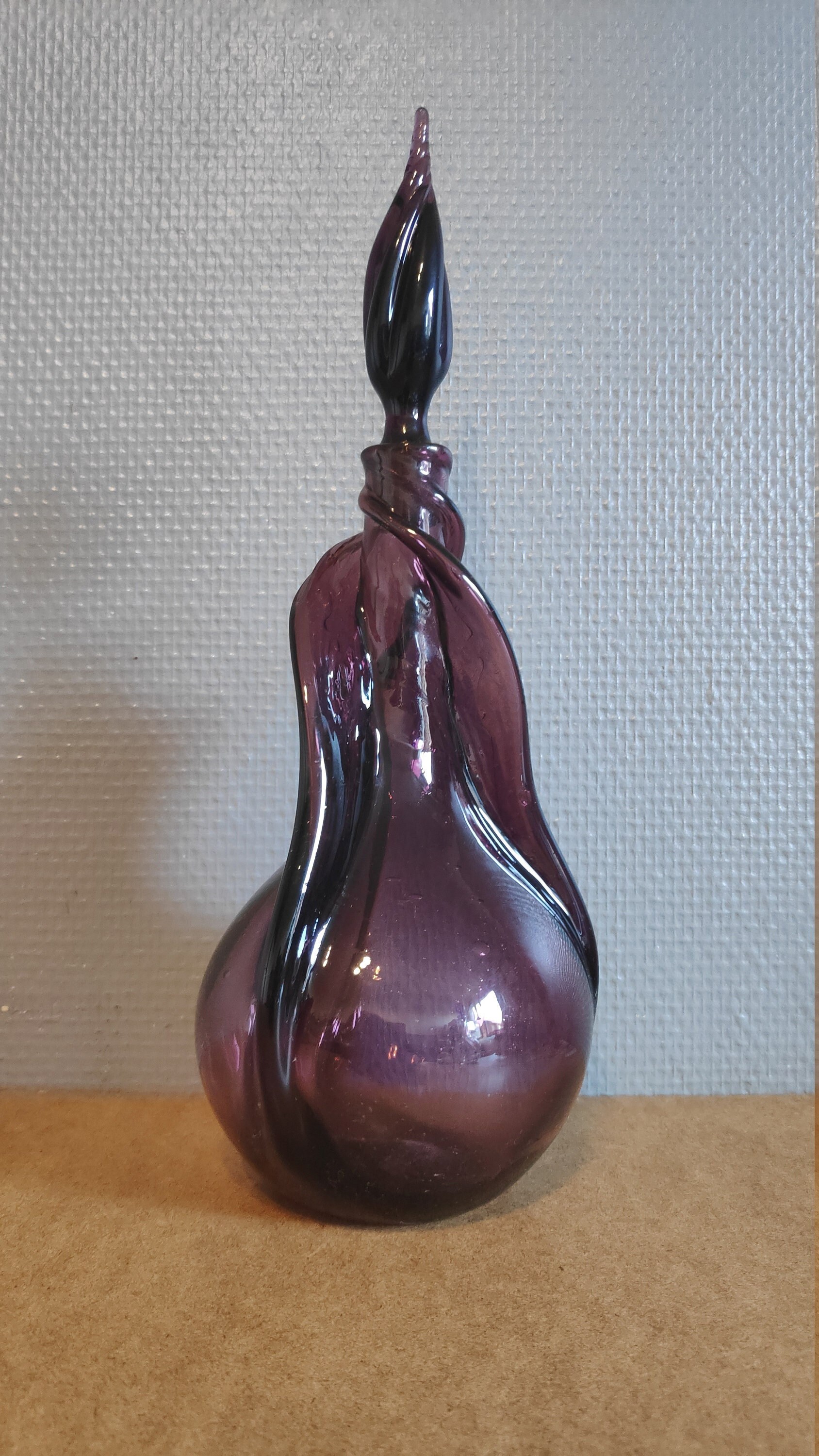 Carafe Violette en Verre Soufflé