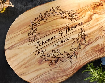 Breakfast board made of olive wood with engraving WREATH - Wreath personalized Vesperbrett Bread Cutting Board Board Gift Couple Wedding