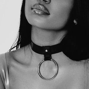 Latex Rubber large O-Ring collar choker in any colour
