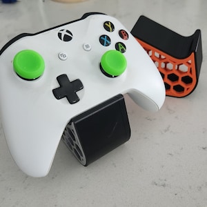 1 Tiered Controller Holder w/honeycomb inserts