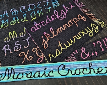 Padrão de crochê em mosaico com alfabeto cursivo da Sixel Design