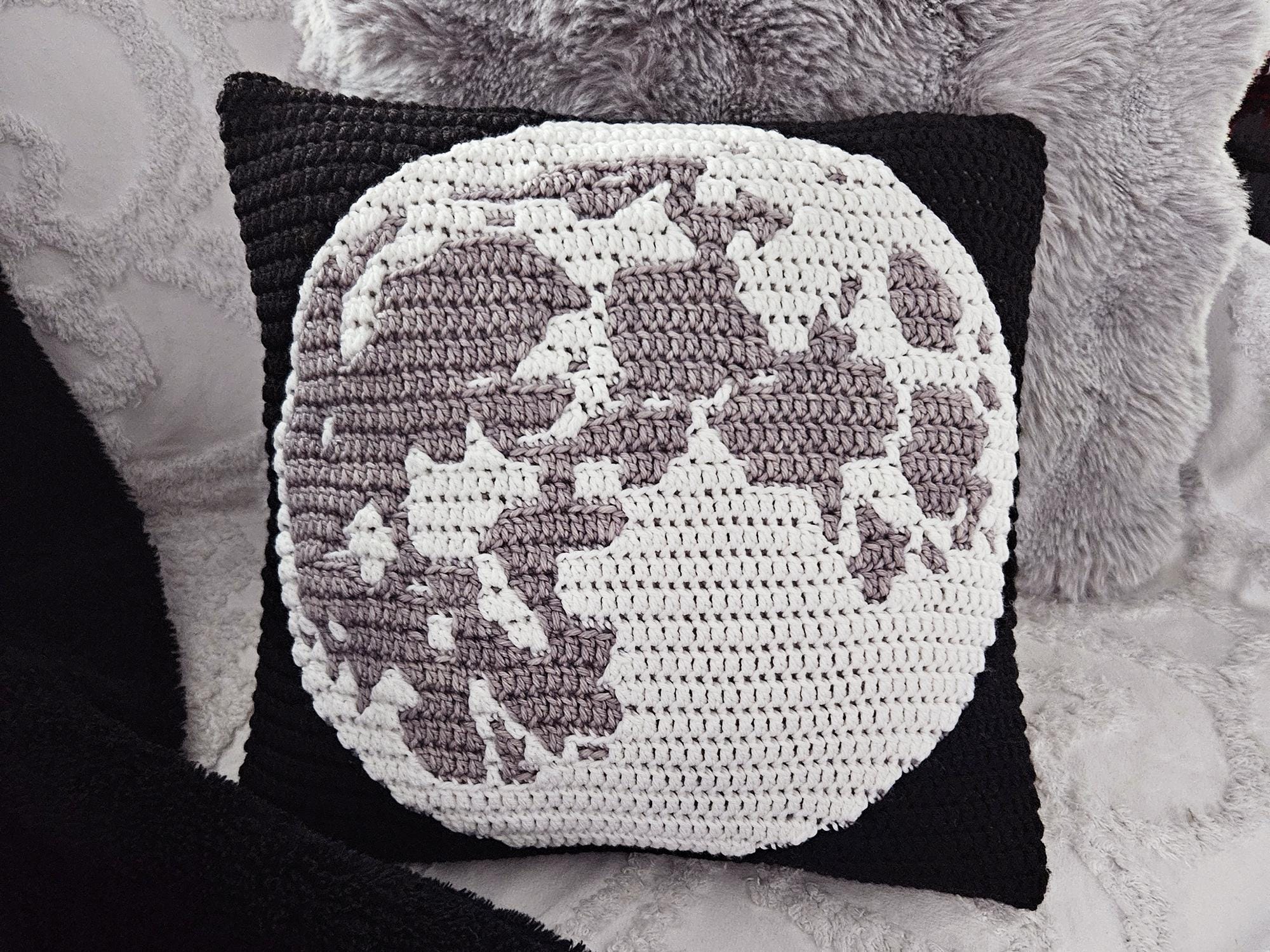 Full Moon Mosaic Crochet Pattern by Sixel Design