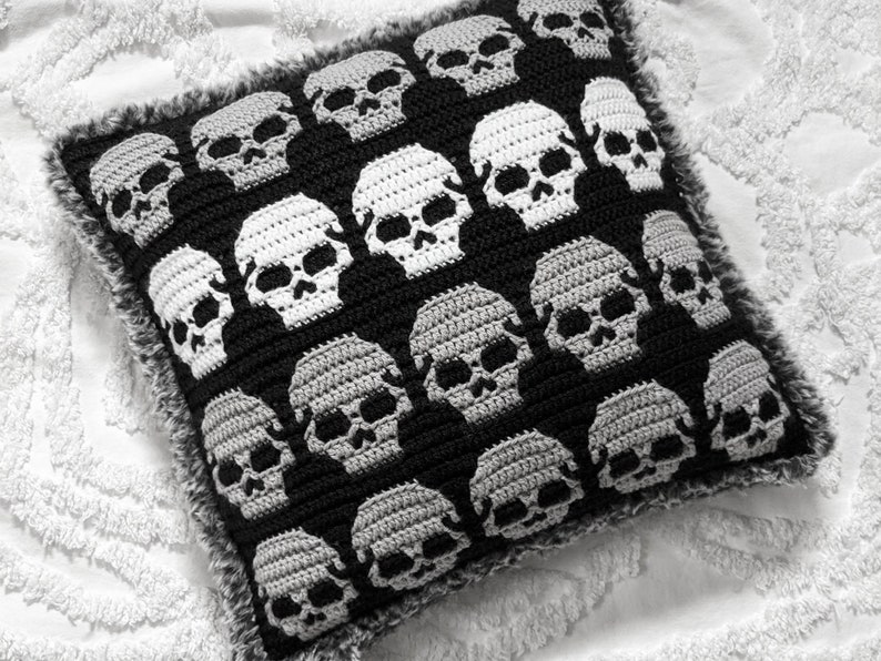 Big Skulls Mosaic Crochet Pattern Chart by Sixel Design image 2