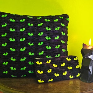 Cat Eyes Mosaic Crochet Pattern by Sixel Design