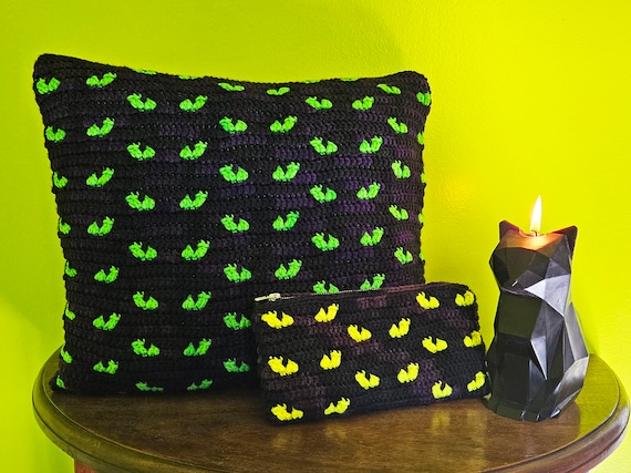 Cat Eyes Mosaic Crochet Pattern by Sixel Design