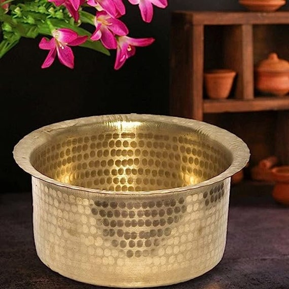 Brass Heavy Bottom Hammered Pot Kitchenware Utensils Traditional Pure Brass  Cookware Indian Ayurvedic Cookware Patila Capacity 1.5 Liters 