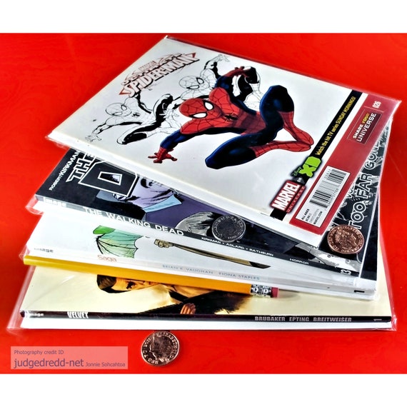 Comic Book Binder With Sleeves, Comic Book Storage Album - For Current,  Silver Age Comics, Acid-Free, Gift for Comic Collectors