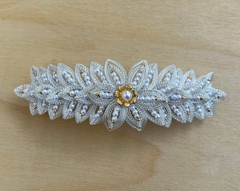 Hair clip with small gold beads