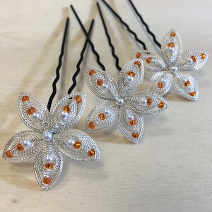 Cordonet flowers 2 or 3 pieces with small silver beads Orange