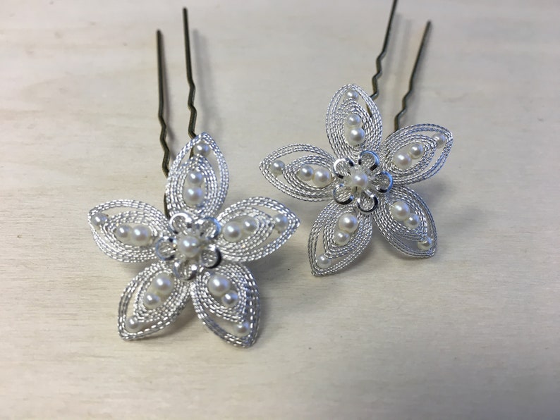 Cordonet flowers 2 or 3 pieces with small silver beads Silver