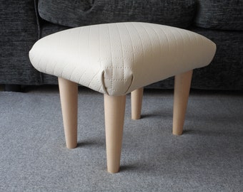 Kunstleder Diamond Fußhocker: Kleiner gepolsterter Ottomane, Bettstufe bis 30 cm Höhe